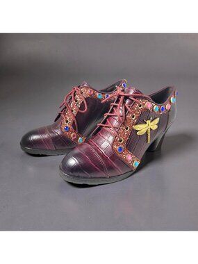 Womens Gold Dragonfly Rhinestone Elegance Faux Leather Pumps